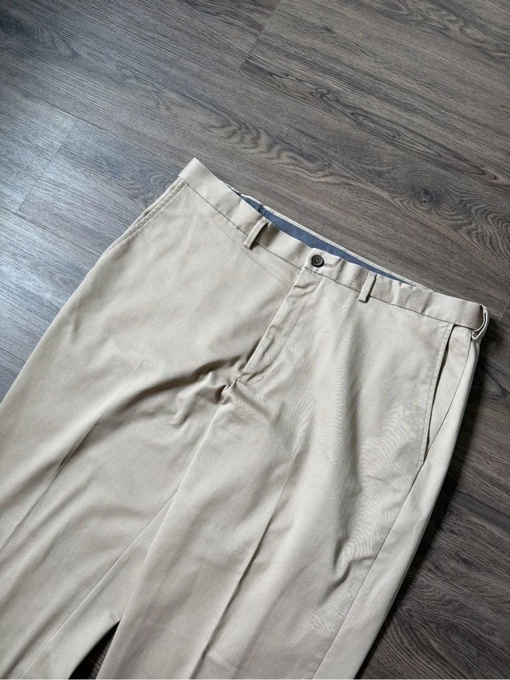 Haggar Pants Mens 38x32 Classic Fit Premium No Iron Khaki Flex Flat Front Tan